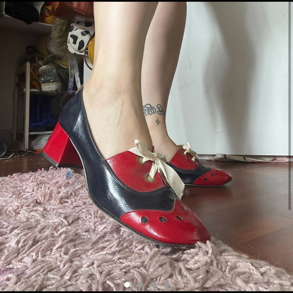 Vintage 1970s “Town Flair” bicentennial loafers. Size 8.5